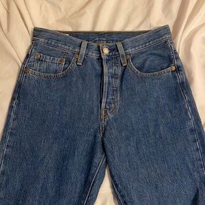 Levi 501 mom jeans